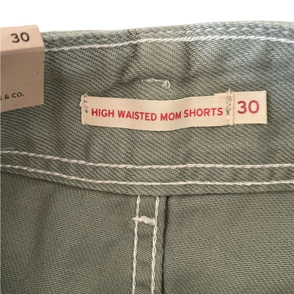 Levi’s HIGH-RISE MOM SHORTS Green Casual Shorts Size 30 - Picture 10 of 12